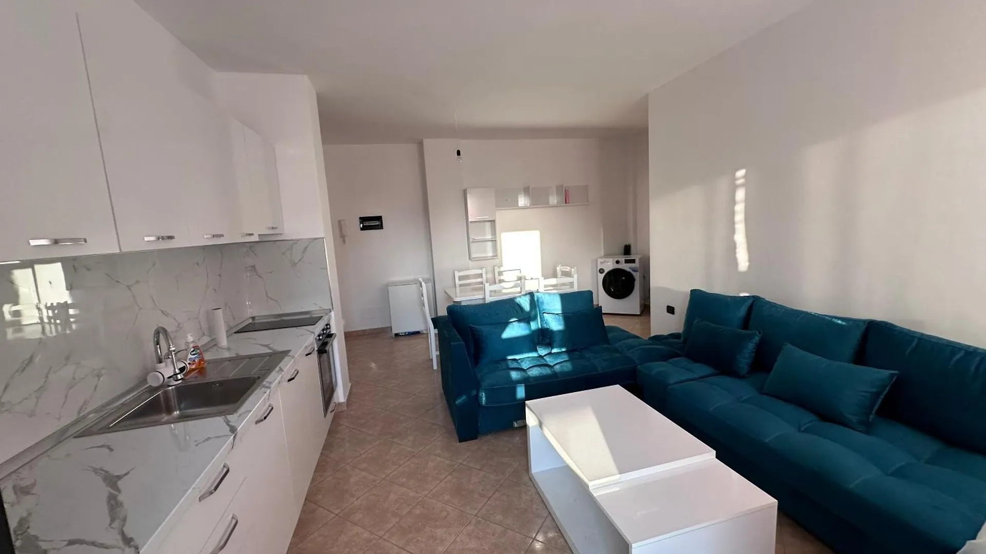 Viola Apartments 골렘